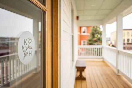 West Dundee Downtown Luxury Farmhouse Apartment #4 מראה חיצוני תמונה